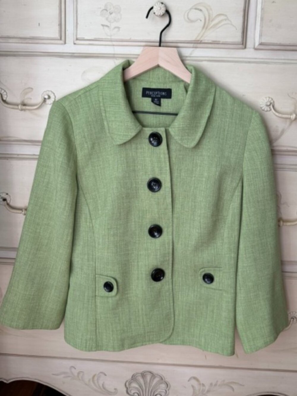 Perceptions Light Green Blazer with Black Buttons- size 10- light weight
